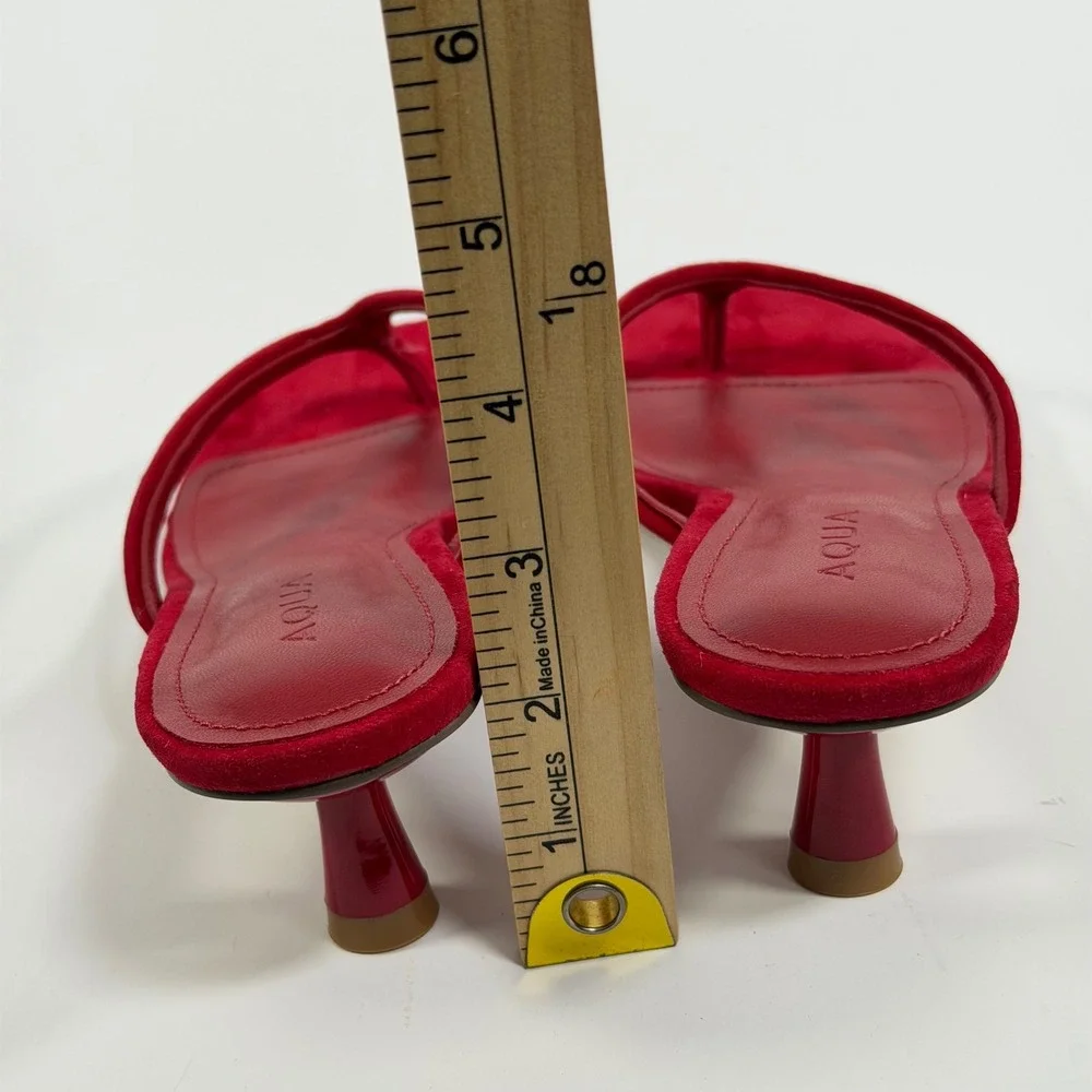 AQUA Ebony Size-6M Womens Red Suede Square Toe Kitten Heel Thong Sandals